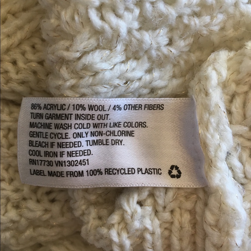 Sweater - Picture 4 of 4